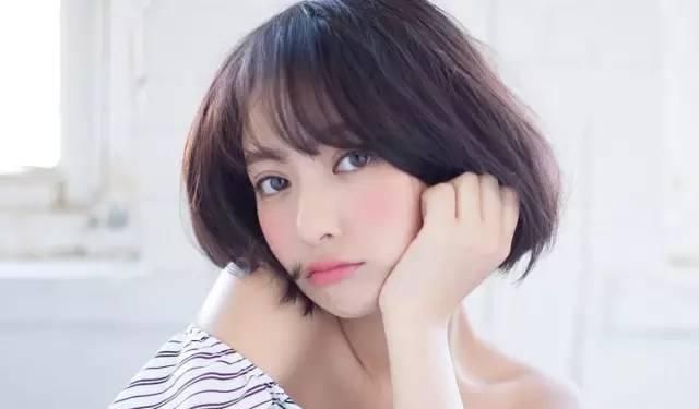  「爱心」腮红不会涂？那就毁了一张脸的妆。