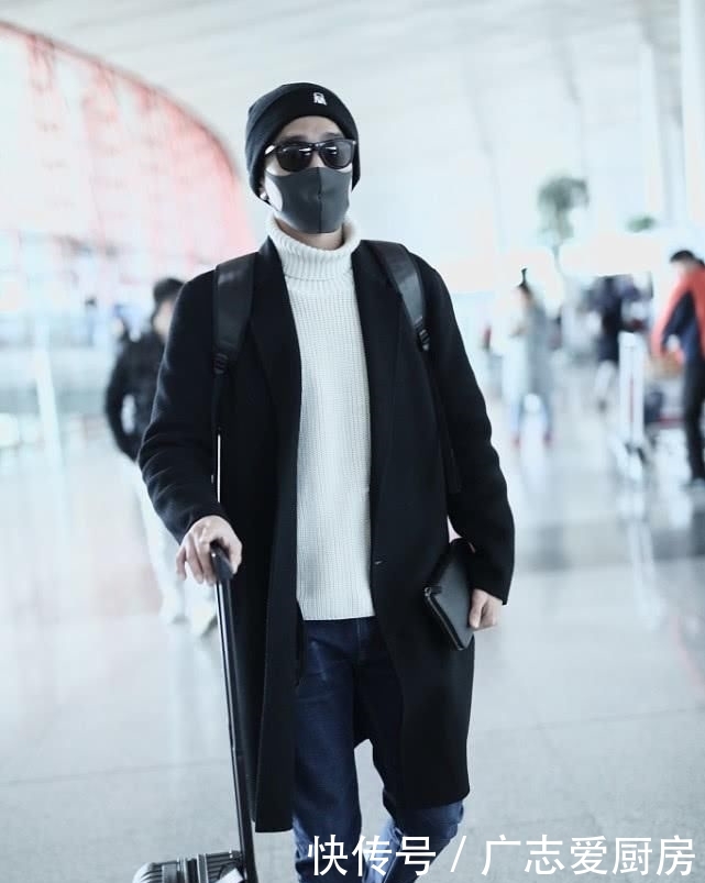 黑色呢大衣怎么内搭