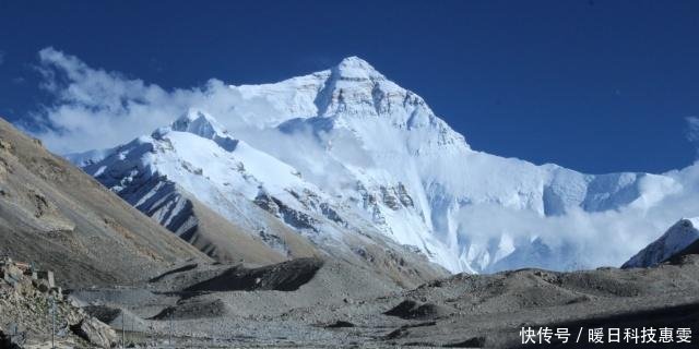 珠峰上被冰封的女子，登山者为一句恳求，九年后再登珠峰带其下山