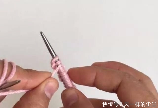  毛衣：简单款儿童马甲毛衣，全部下针编织，好织也好穿