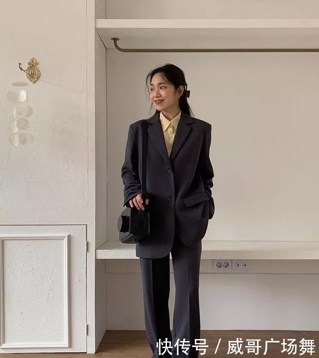选择■一篇教你如何用同色系套装穿出3种风格,学会让穿搭少个大烦恼
