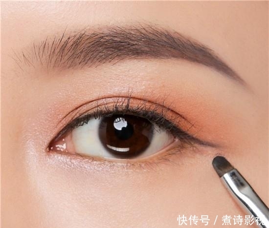  [光环]自信眼妆来一个，美丽光环很耀眼呢！