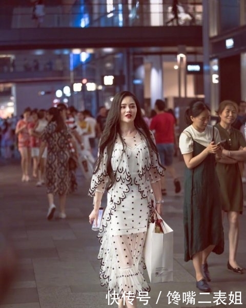  「吊带」重庆街拍: 清凉的小吊带, 美美的一个夏天!