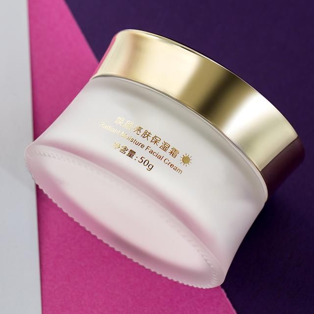 女人脸部下垂很显老，别傻傻打玻尿酸，教你一妙招肌肤紧致显年轻