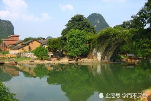 这条美丽的河流坐落在桂林，景色美不胜收，你去过了吗