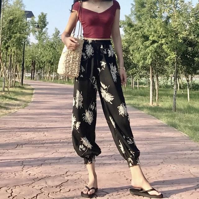 小腿粗的女生不要抱怨，这样选裤子就能穿的很好看