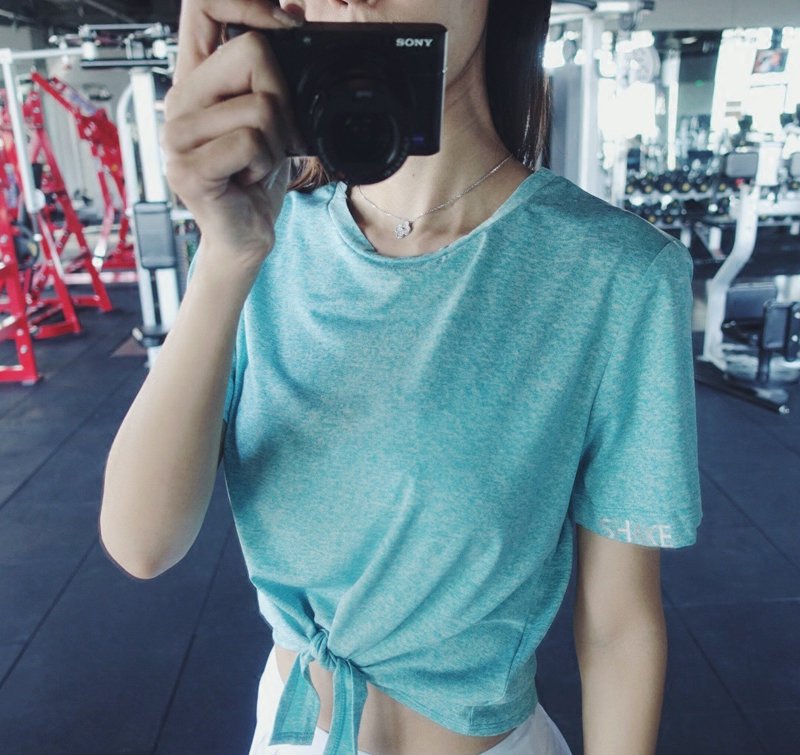 健身房的女人前凸后翘显身材，就试试下图“紧身装”，迷倒一大片