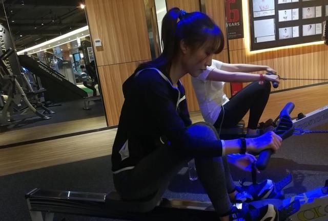 长痘@到底该怎么避免脸上长痘?拥有这三个好习惯,皮肤就不容易长痘痘