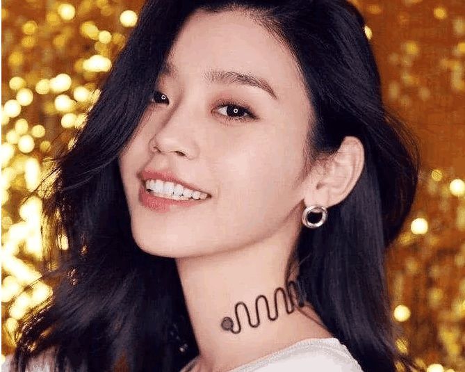 杨幂、周冬雨的耳环都才几百块, 你距离女明星的差距就是一个耳环