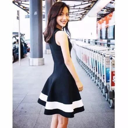 这个细节不注意,穿衣丑又土气!杨幂再美也因它输给刘诗诗!