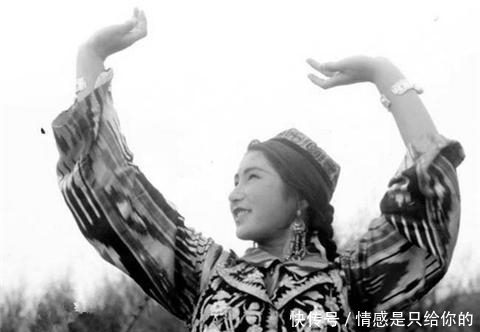 镜头下1943年新疆女孩: 想不到43年的新疆女孩那么美