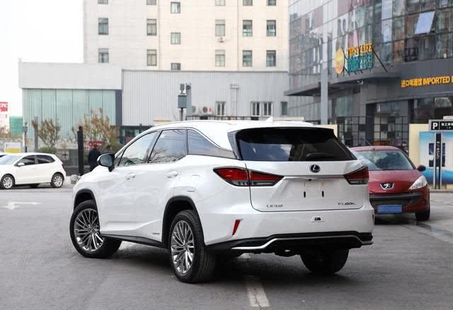  #豪华#不足40万的豪华中大型SUV，3年保值率76.31％，还很可靠耐用