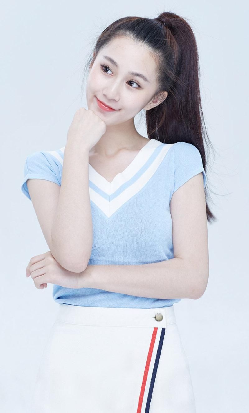 刘颖伦清新甜美时尚写真图片