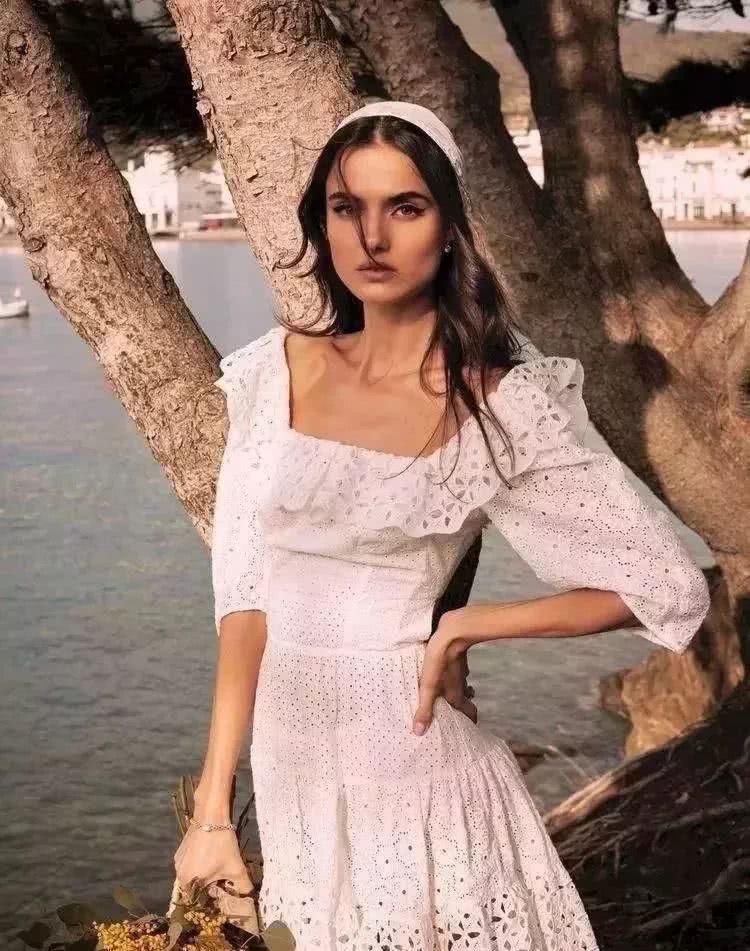  「值得」今夏最值得入手的时尚单品小方领，显瘦还显脸小！