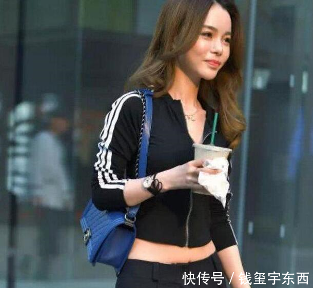 打底裤穿搭出女神范真是美不胜收，衬托的美女气质迷人又可人！