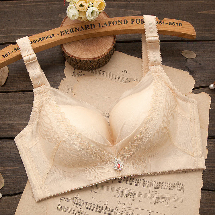 女人到了50岁，就该穿这些文胸，下面女人怎么穿，一个比一个美