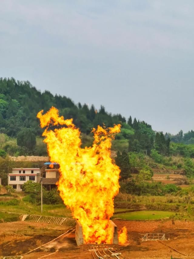  『遂宁』重大发现！遂宁这个镇天然气潜在资源量超万亿立方米！