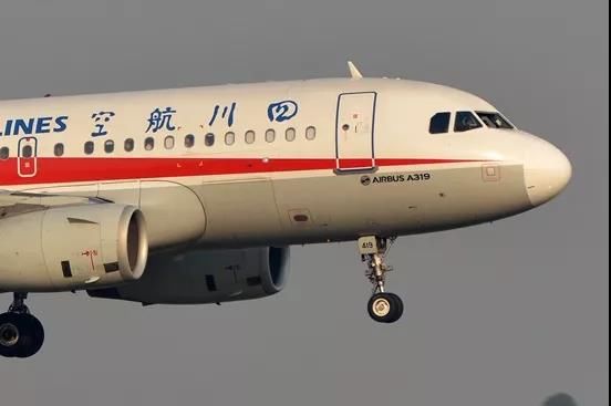 挡风玻璃脱落使川航迫降,但你知道飞机的空中