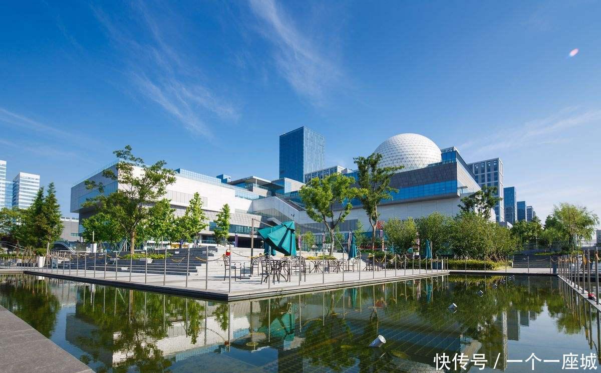  gdp|万亿俱乐部城市撑起全国三分之一GDP份额，这六座城市都是后