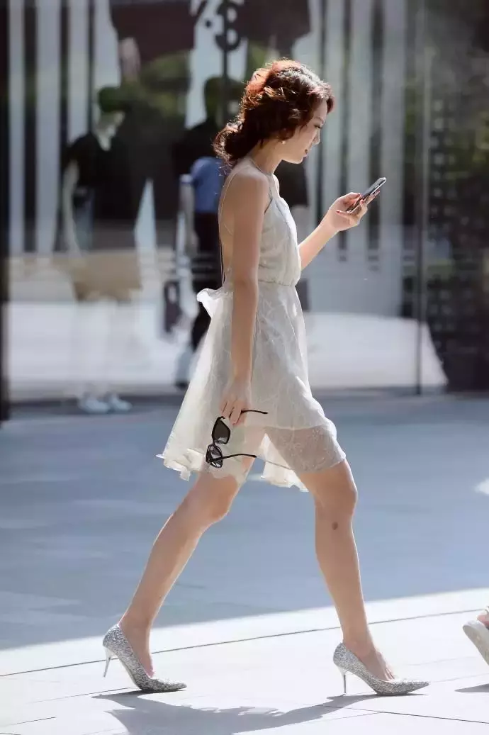 街拍路人，潮流百搭的时尚穿搭参考，让你穿出不一样的美