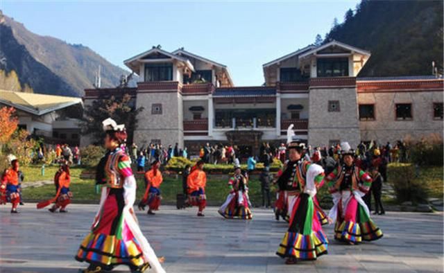 被誉为“仙境”的景点也宰客?导游一趟回扣1200，坑多的防不胜防