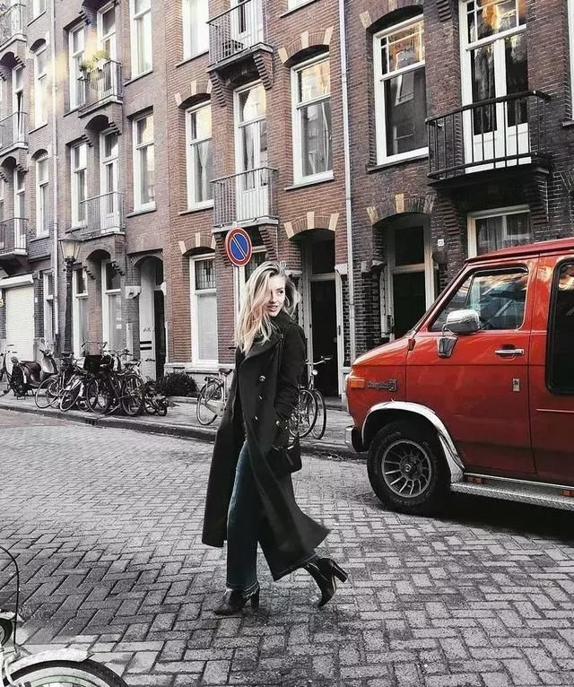 初代博主，最爱的还是她-换季穿衣没灵感?从她身上能找到!