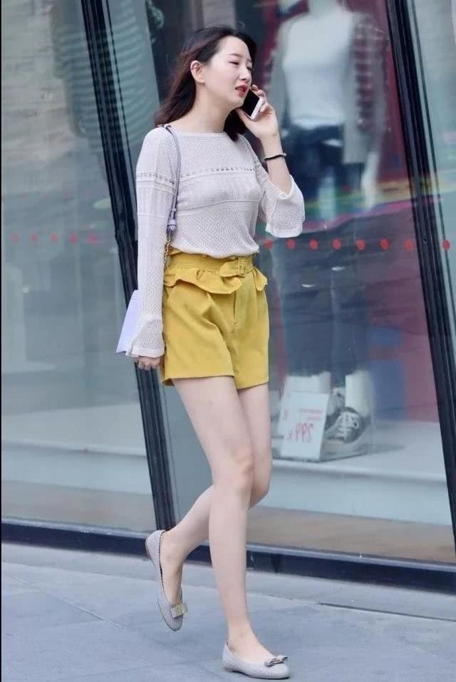 街头尤物如云，小姐姐包臀裙青春妩媚，图6让我难以入睡