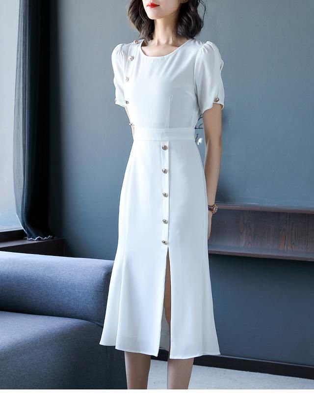 30-45岁女性，换上这几款新式时尚女装，时髦气质还巨显瘦美翻了