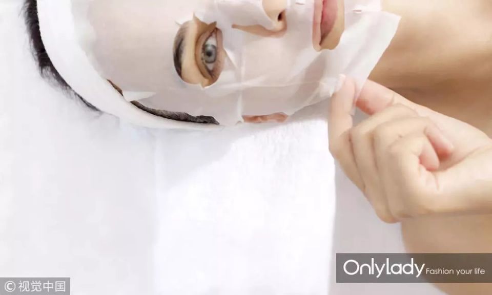 军训心机girl，走出美白误区才能变身行走的“灯泡”!