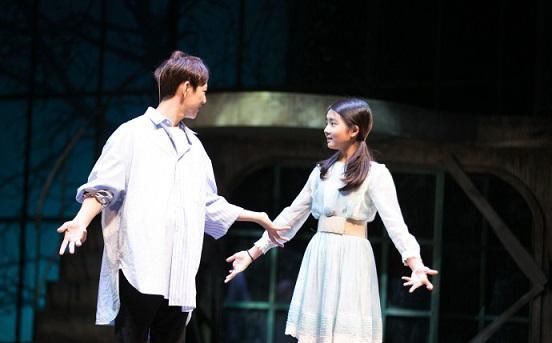 黄磊发文质问假疫苗事件，愤怒之情溢于言表，担心女儿曾打假疫苗