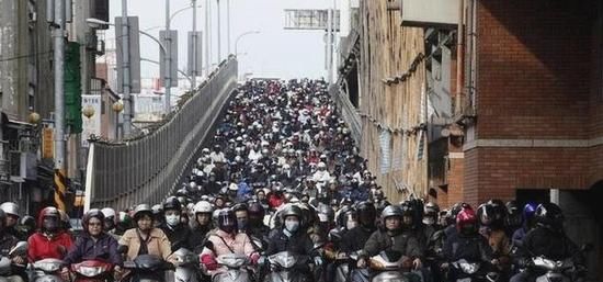  唯一■中国唯一30多年坚持不限摩限电的特大城市, 被称“摩托车