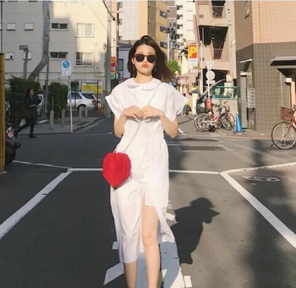  「女性魅力」2020年爆火了一条裙子叫：“月光裙”，看着简单，穿上身却美翻了