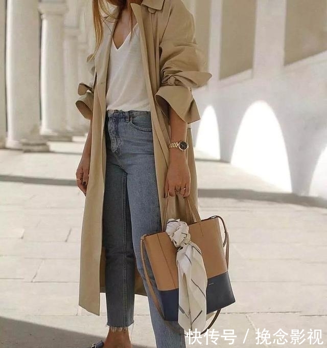  「这款」靴子已经out了，今年流行的是这款“鞋子”，时髦百搭不挑脚型