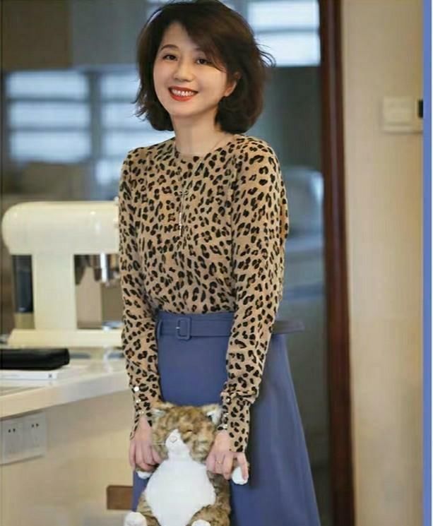  气质：三四十岁少妇穿搭禁忌,明明可以知性优雅,为什么穿的显老没气质?