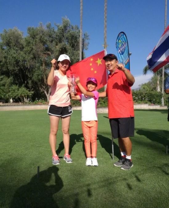 黄奕的前夫微博上发了一张照片，范冰冰躺枪！并配文：这是谁啊？