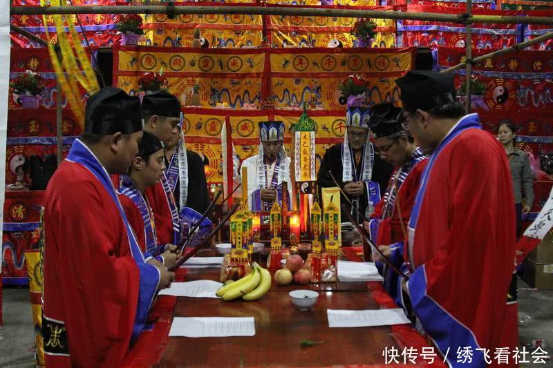 这个景区又贵又坑，很多人都上过当，游客：一群假道士就知道骗钱
