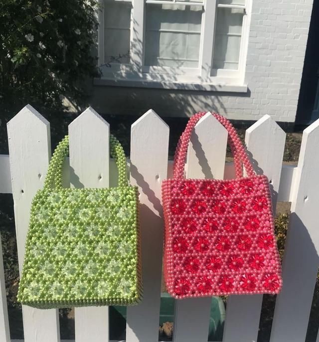 101女孩的少女感，原来靠这些“塑料”单品就能get？