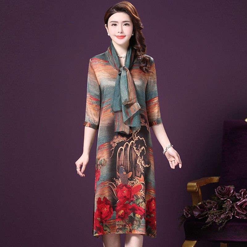 足足等了一月，终于等到这么减龄“秋裙”!70后穿忒嫩美