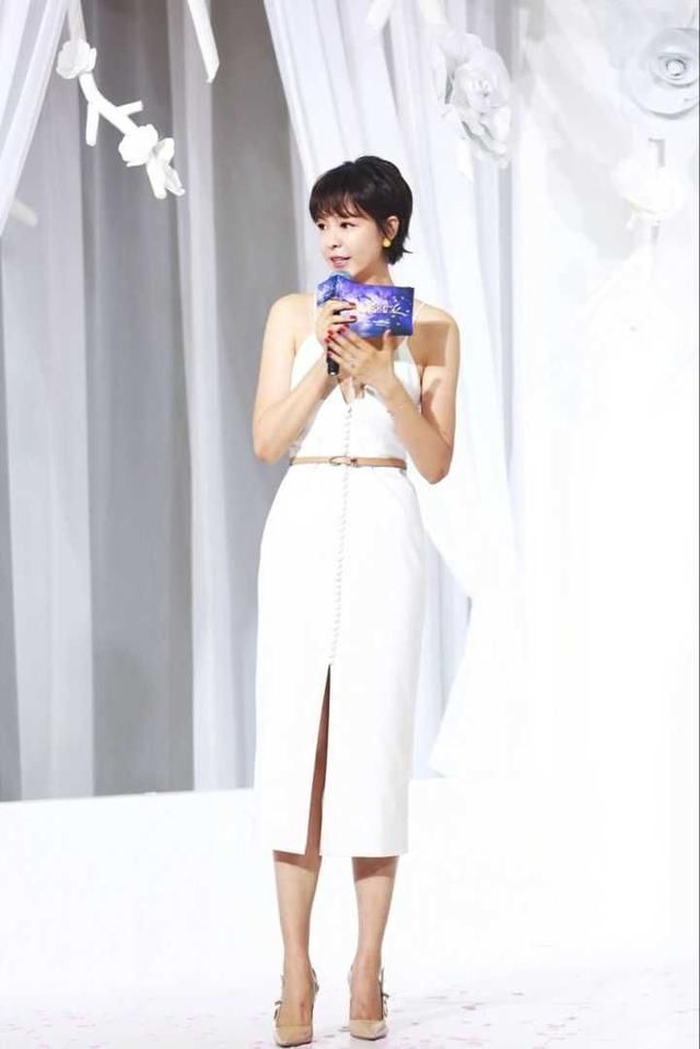 看到李艾才知道什么叫做真实！肩宽腿粗有啥的，根本不在意！