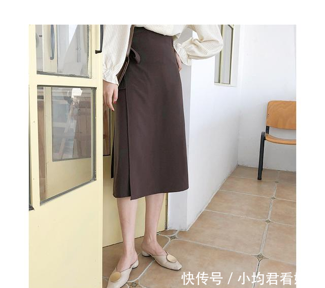 『少女』“半裙少女搭配”透露着一丝优雅感,散发着女性魅力