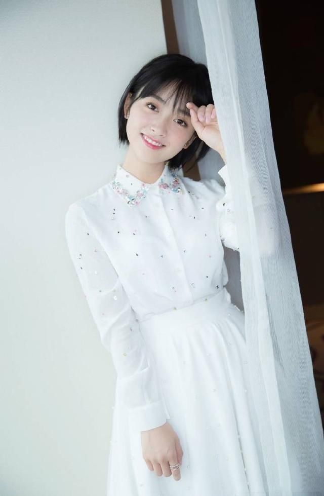 沈月：精致的五官，开朗的性格，清新靓丽，男人心中的那个初恋！