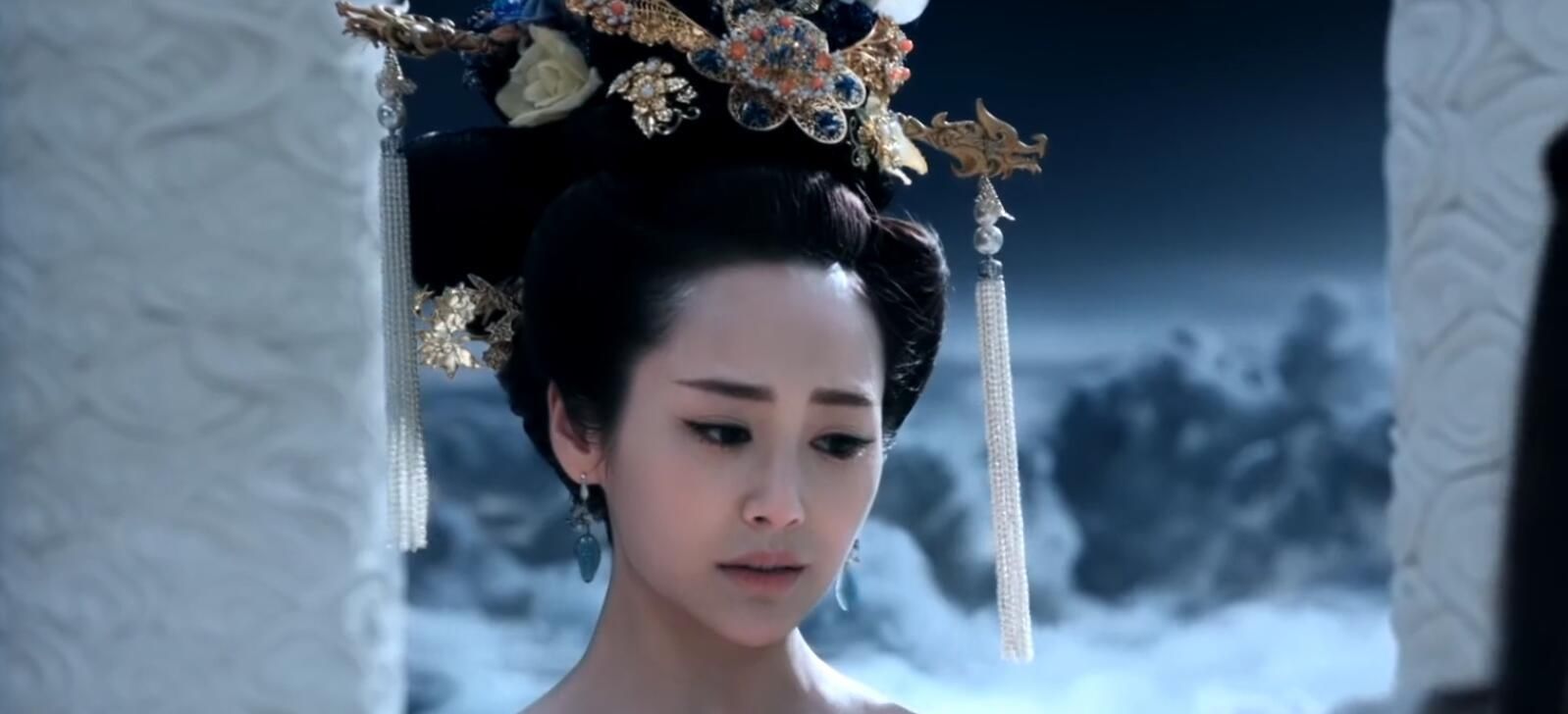 [ 串珍珠流苏]白凤九却毁了一个好造型，发间悬挂珍珠流苏的古装女子：海兰优雅迷人