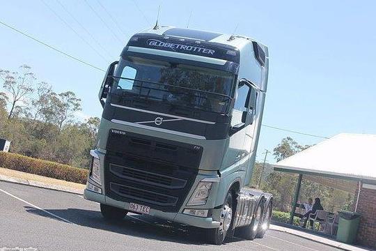 走进广东“骑师”的货运生活，开香港卡车有啥不一样？