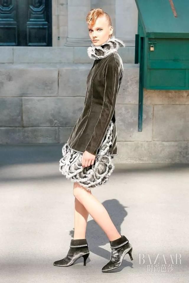 塞纳河倒映的Chanel高定，流淌的是左岸的旧时光