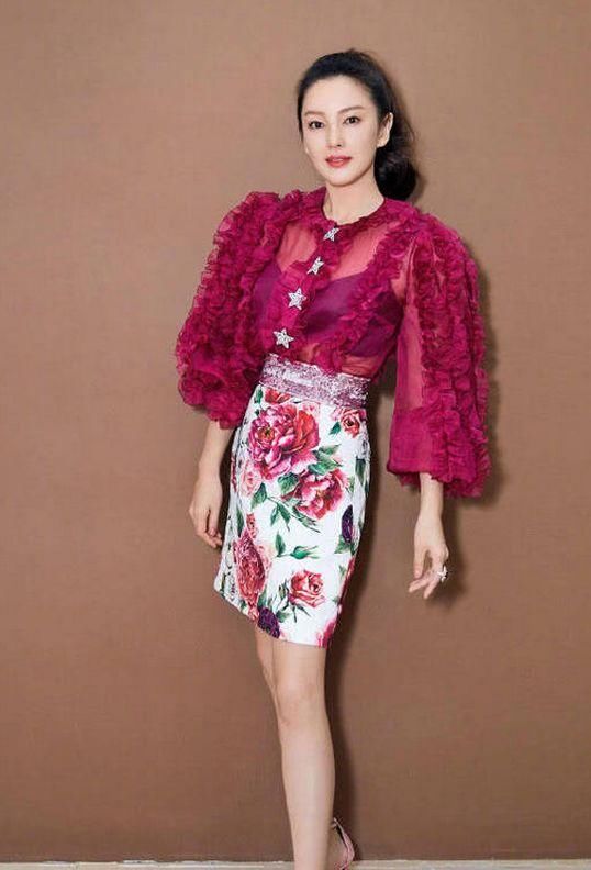 31岁的张雨绮告诉你，在潮流界，气质与年龄无关！