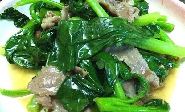  【喜欢】麻辣萝卜干，鱼香金针菇，芥兰炒肉片，彩椒咕噜肉的做法