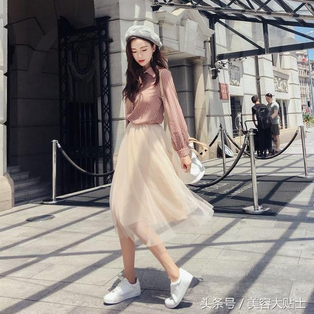 谁说秋季就一定穿长裤？穿网纱裙美出新高度！仙美无敌