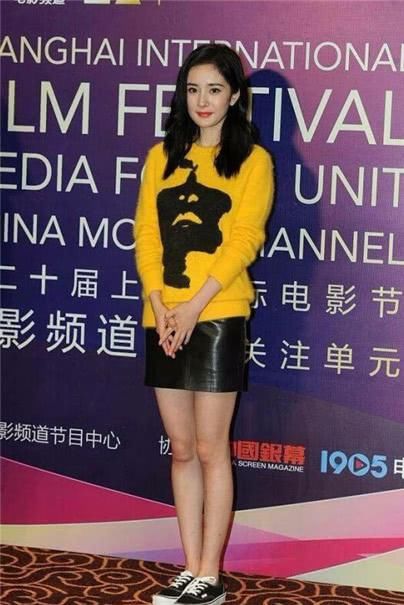 讲真,穿高跟鞋的杨幂PK穿平底鞋的杨幂,你站哪一边?