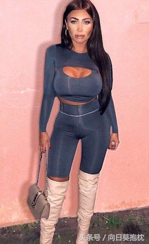 金卡戴珊紧身短裤引领潮流，买家亚马逊上抢购同款致网站崩溃