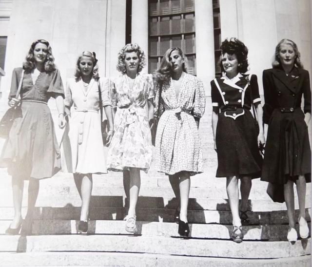 被1亿ins粉丝的宇宙博主疯狂pick，这款“大妈裙”到底美在哪？